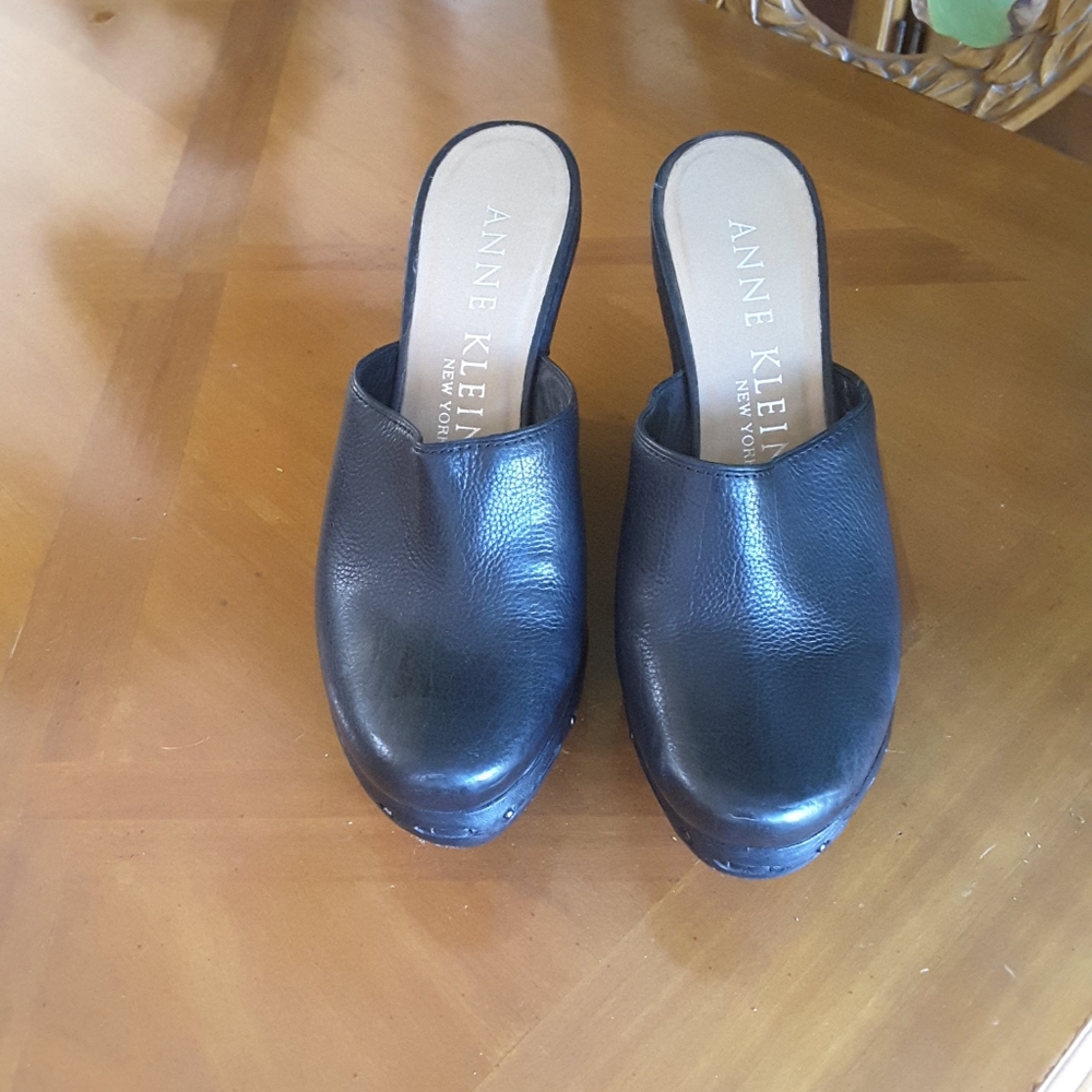 Anne Klien platform mules